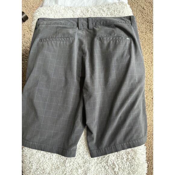 Travismathew Men’s Sz. 36 Gray Design Classic Shorts. Great Pair - Picture 7 of 11